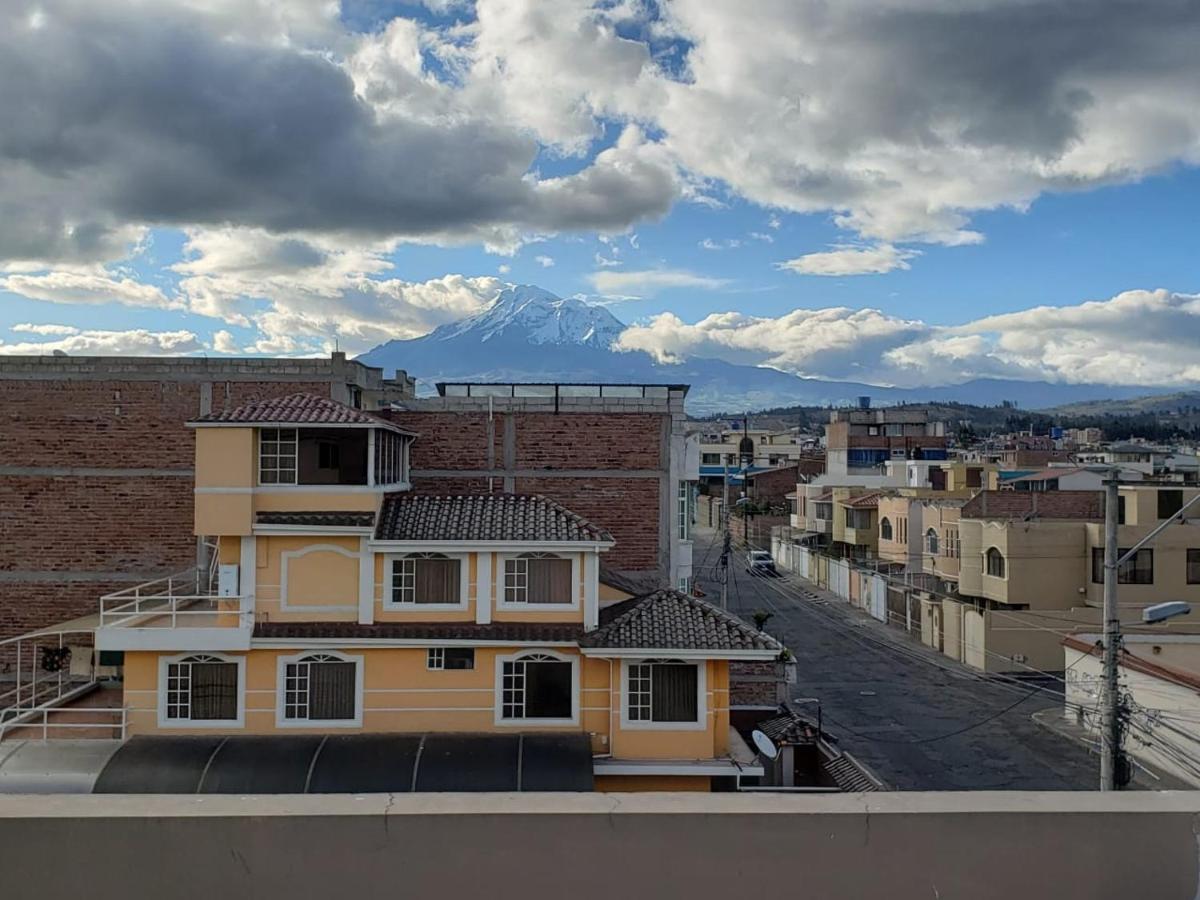 Illari Hotel Riobamba Buitenkant foto