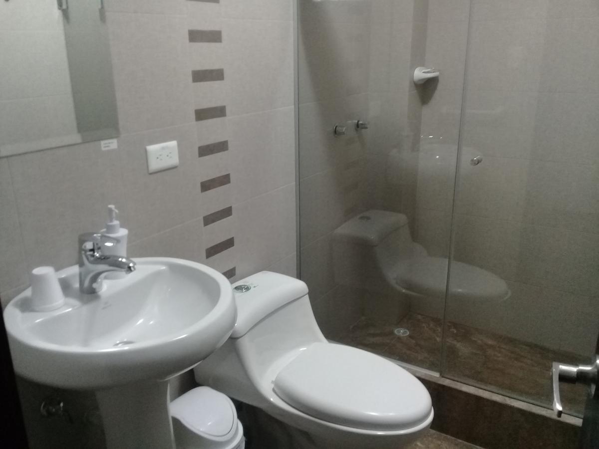 Illari Hotel Riobamba Buitenkant foto