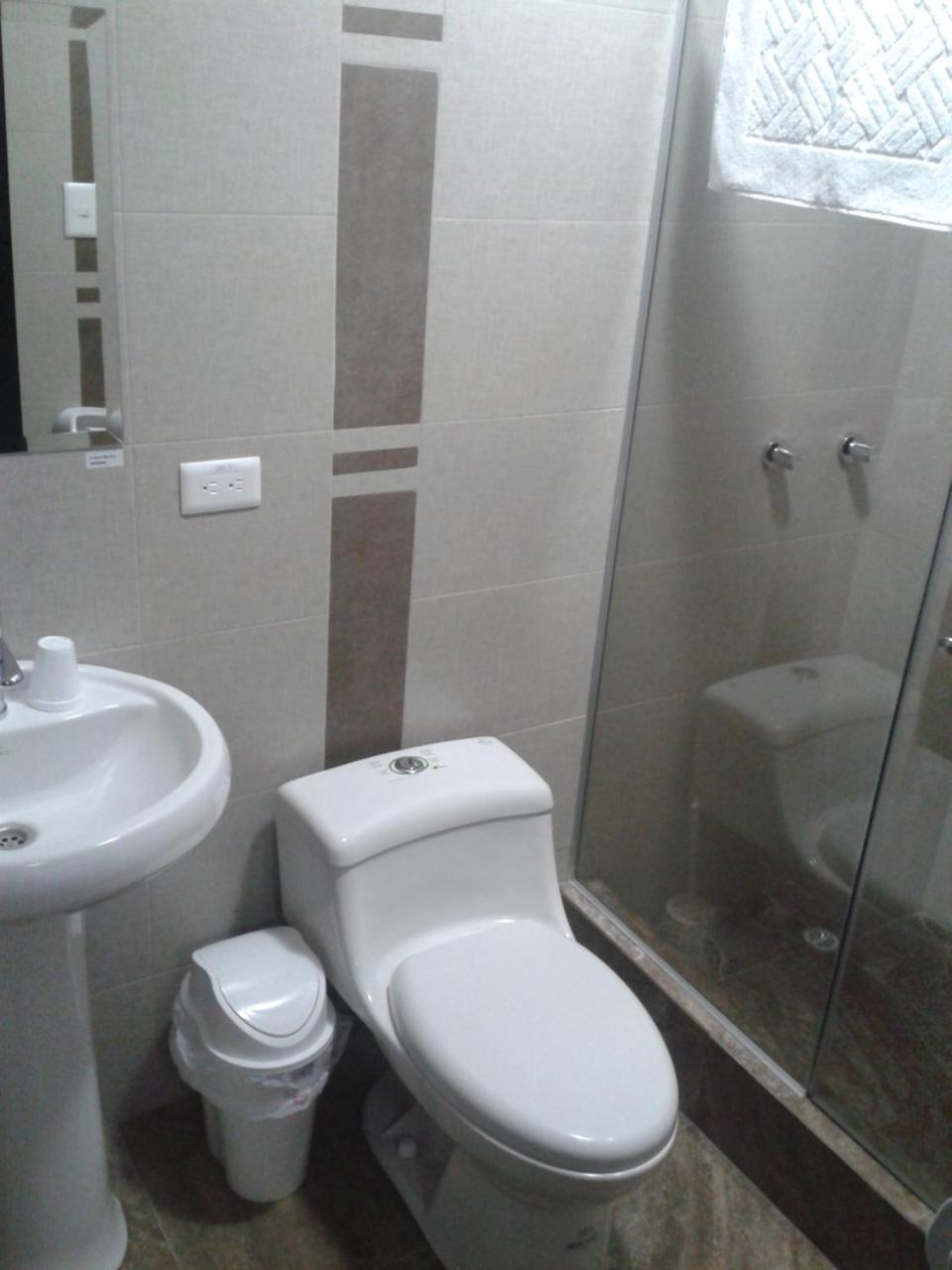 Illari Hotel Riobamba Buitenkant foto