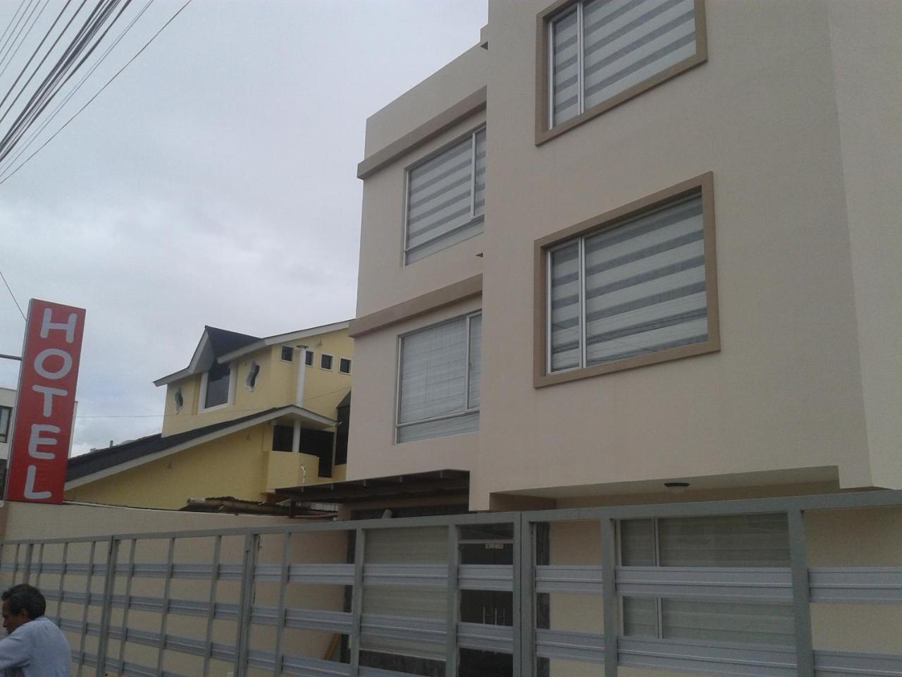 Illari Hotel Riobamba Buitenkant foto