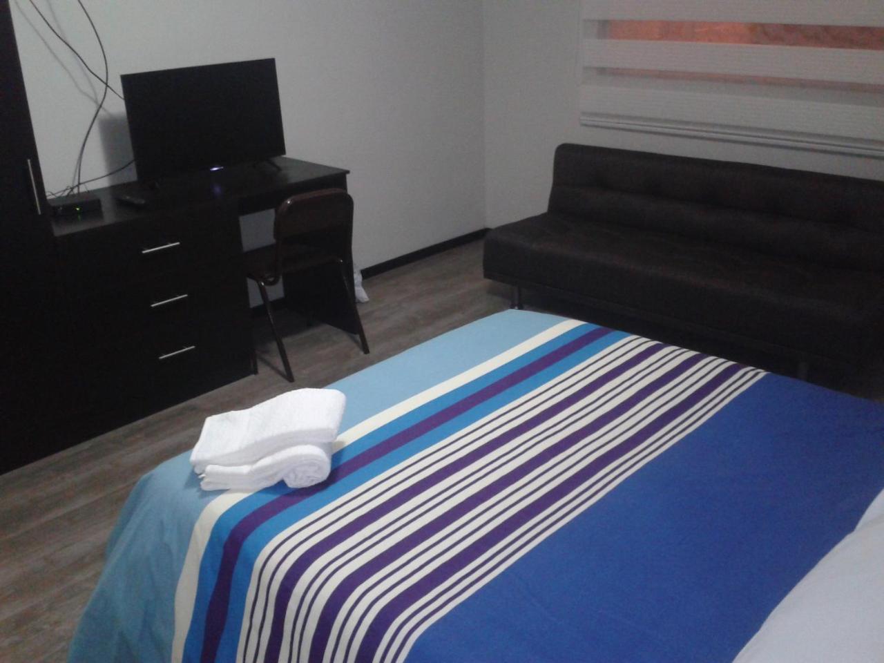Illari Hotel Riobamba Buitenkant foto