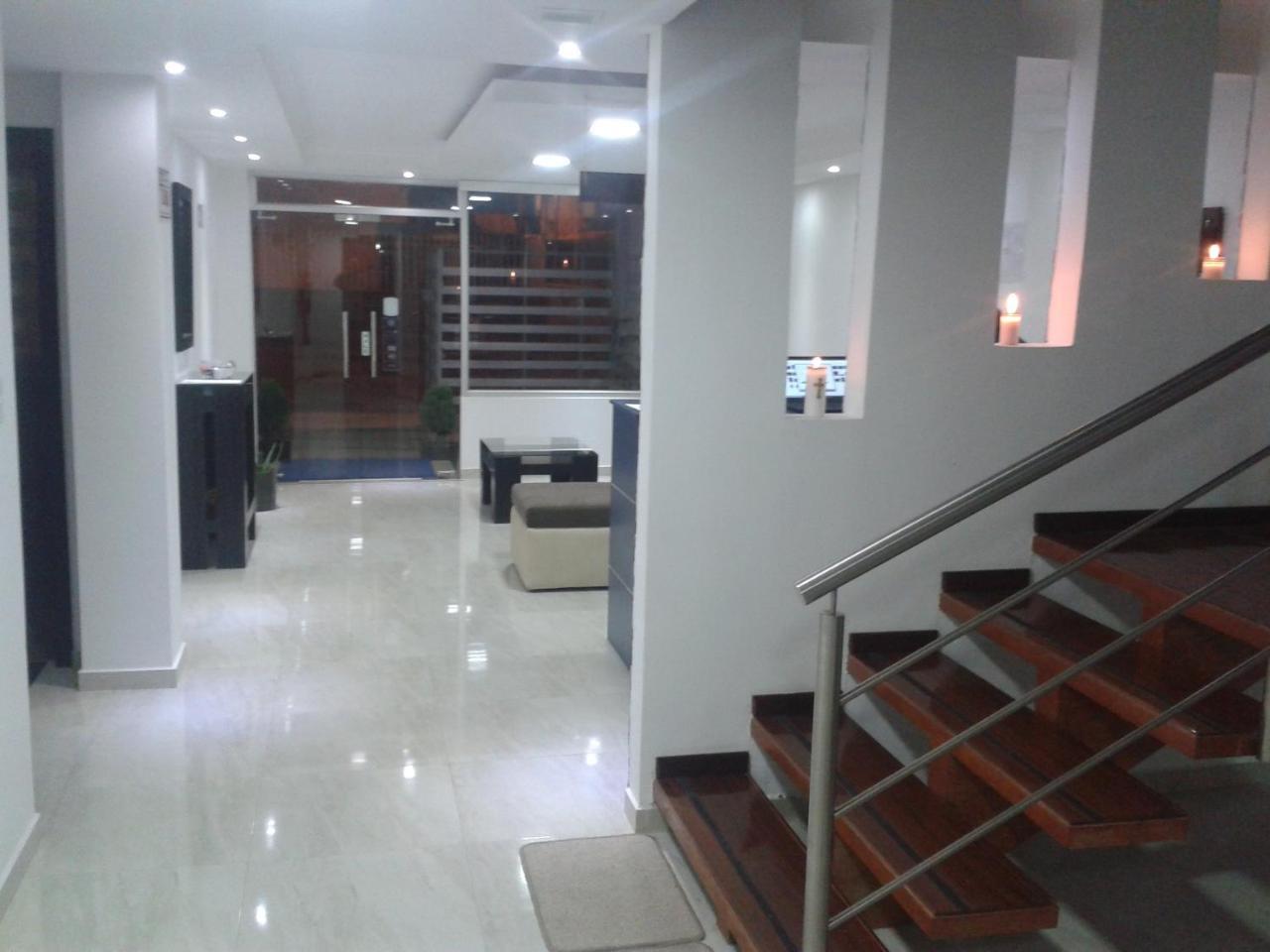 Illari Hotel Riobamba Buitenkant foto