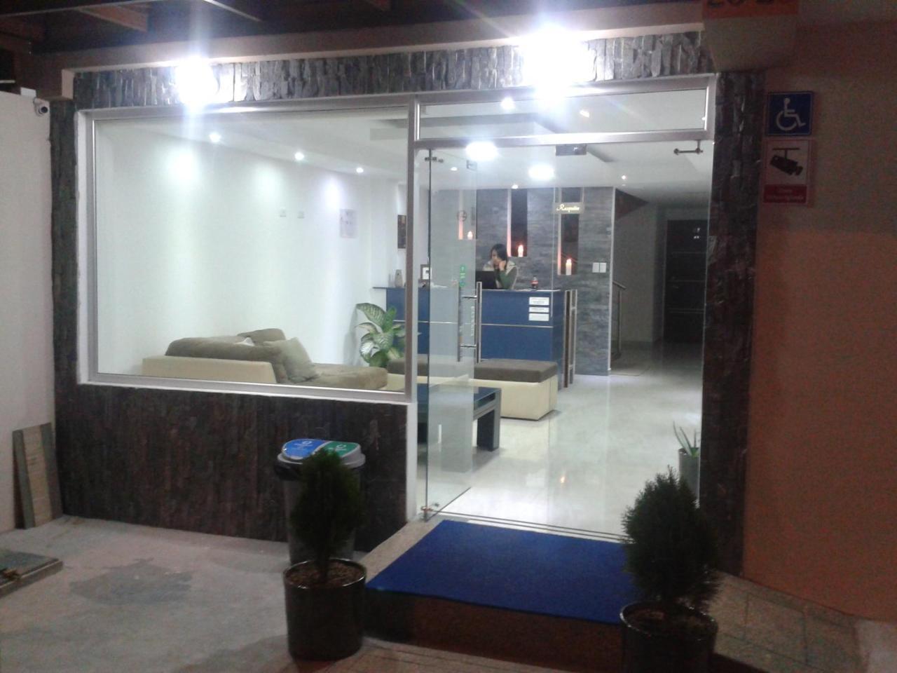Illari Hotel Riobamba Buitenkant foto